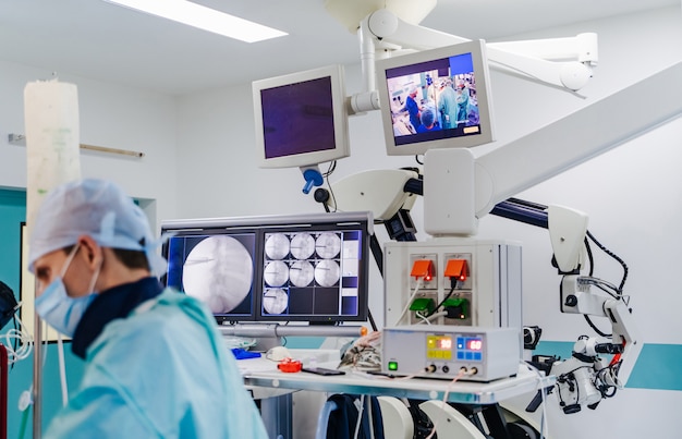 Photo modern equipment in operating room