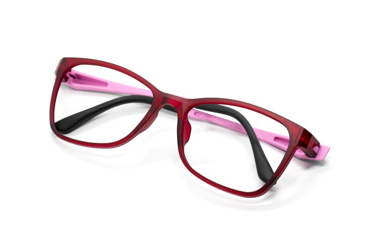 Photo modern fashionable spectacles isolated on white
