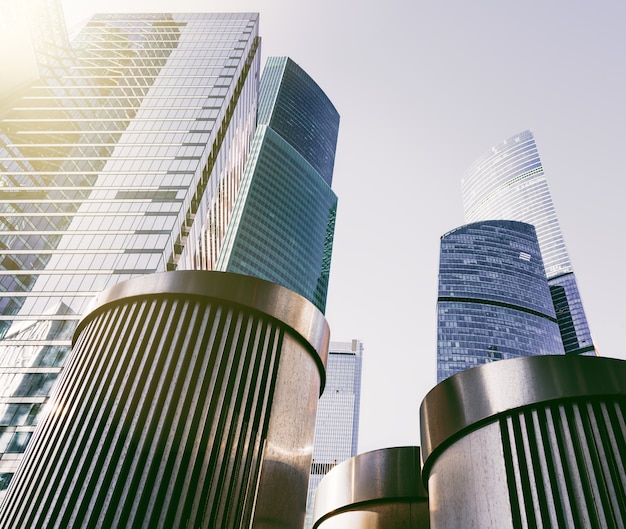 Photo modern futuristic buildings skyscrapers in financial district of the city