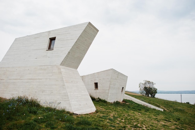 Modern futuristisch gebouw stenen muur buiten