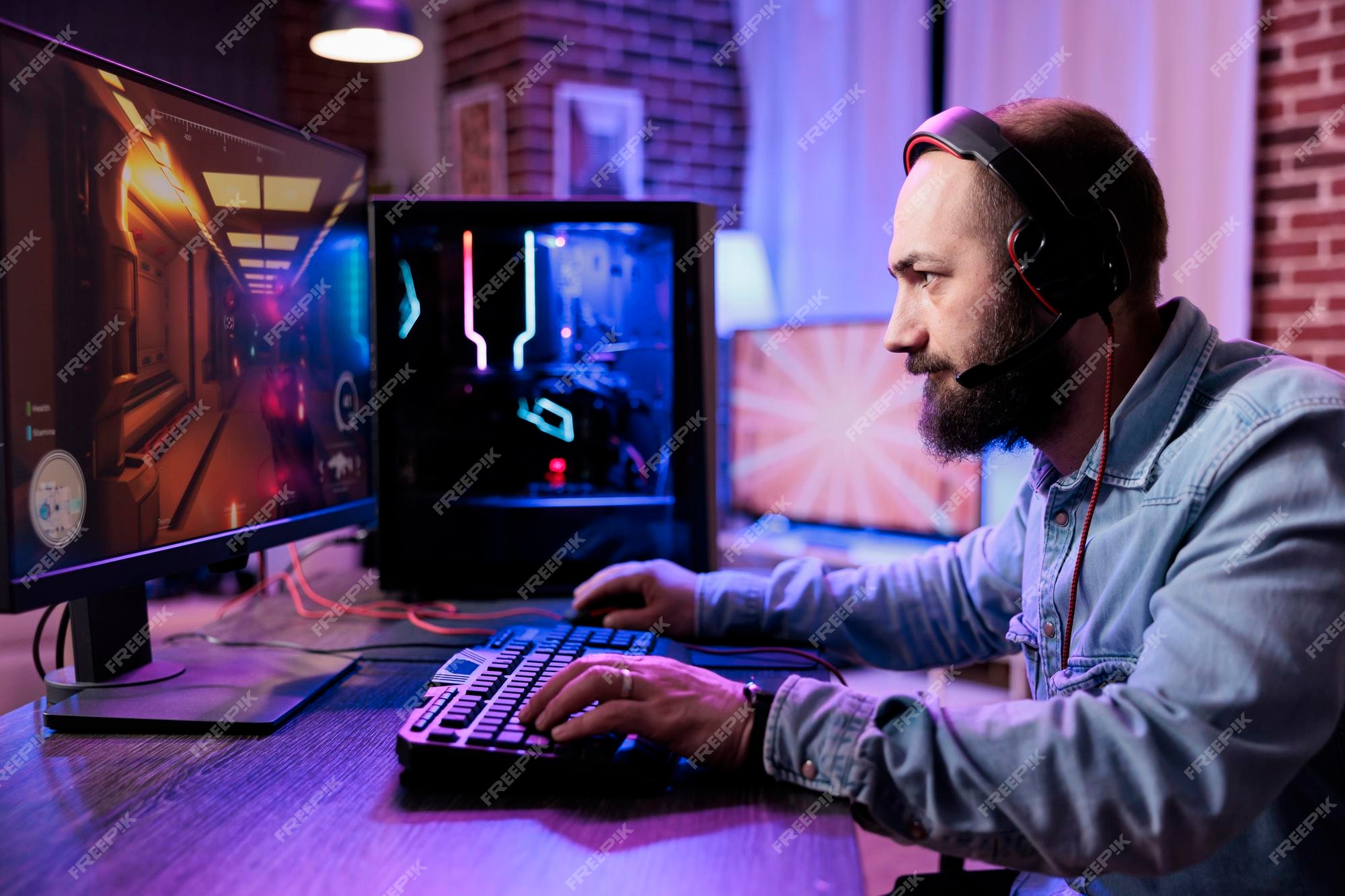 Modern player live streaming video games play on computer, having fun with  rpg tournament. Young adult playing online action shooting game with  multiple players on pc, shooter challenge Stock Photo - Alamy