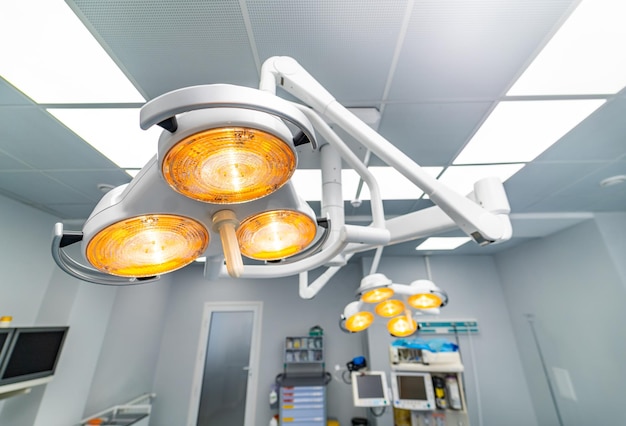 Modern medisch noodlicht chirurgie professioneel licht in ziekenhuiskamer