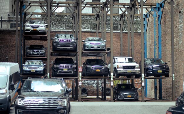 写真 都市の近代的な多層駐車場