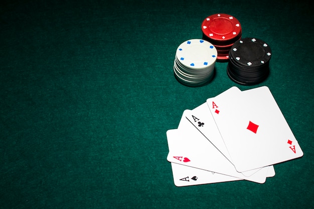 Photo modern poker cards composition