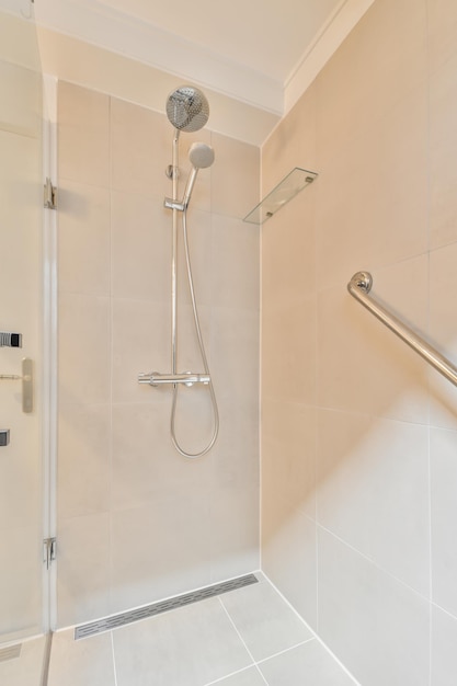 Modern shower stall