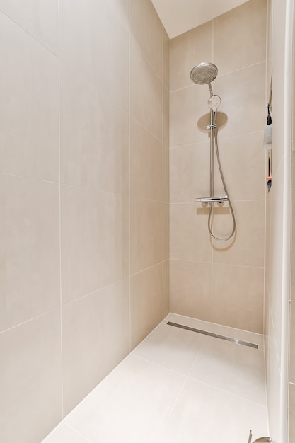 Modern shower stall