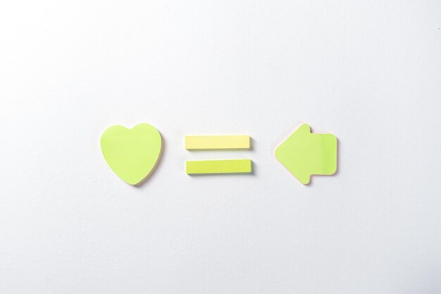 Photo modern stationery green and yellow different shape sticky notes mockup composition