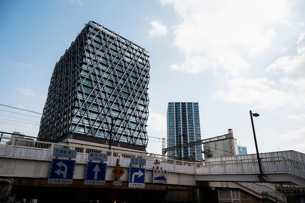 現代の東京通りの背景