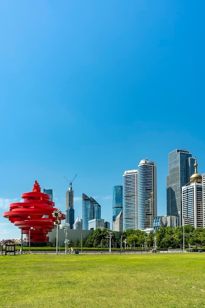 중국 칭다오의 현대 도시 건축 풍경