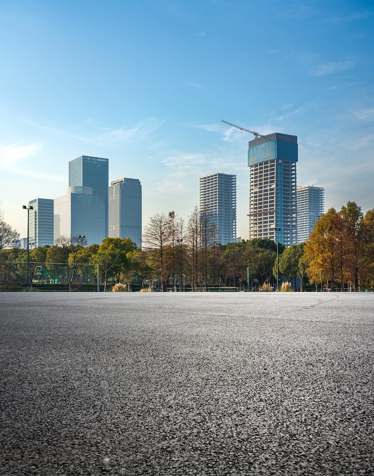 Photo modern urban skyline with new construction and autumn trees