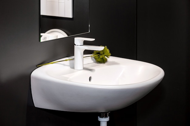 Photo modern washbasin in a bathroom