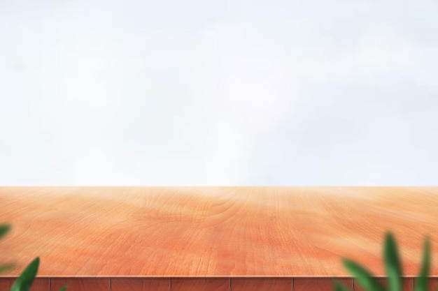 современная деревянная столешница с белой стеной на заднем плане — для фотосъемки продуктов и макетов