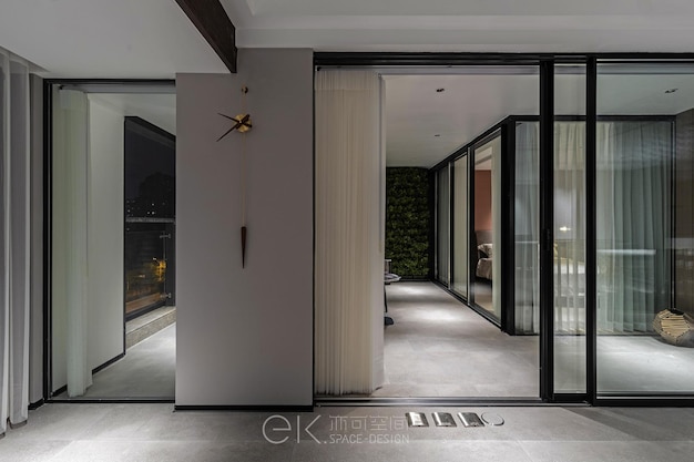 Moderne appartementenbalkon's nachts