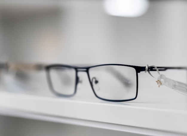 Moderne brillen van dichtbij Stijlvol klassiek zichtaccessoire