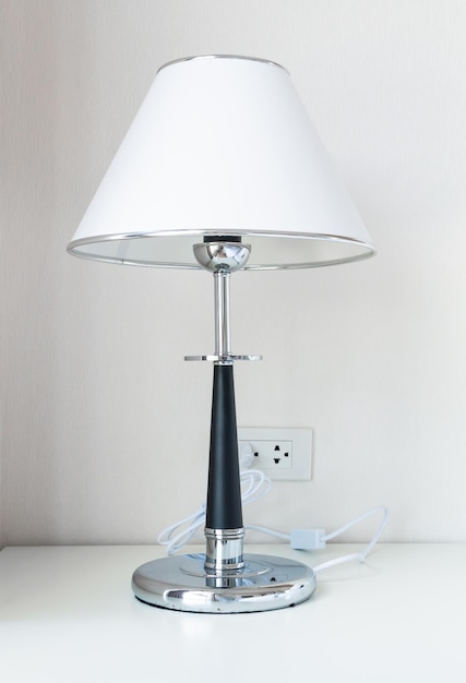 Moderne lamp in een kamer