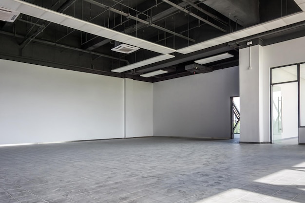 Moderne lege business gebouw binnenshuis