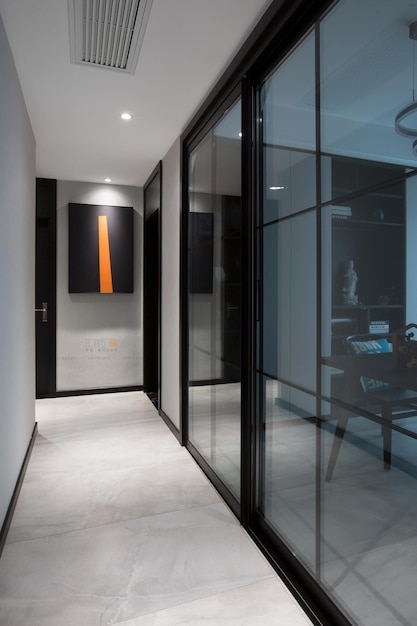 Moderne minimalistische ganginterieur
