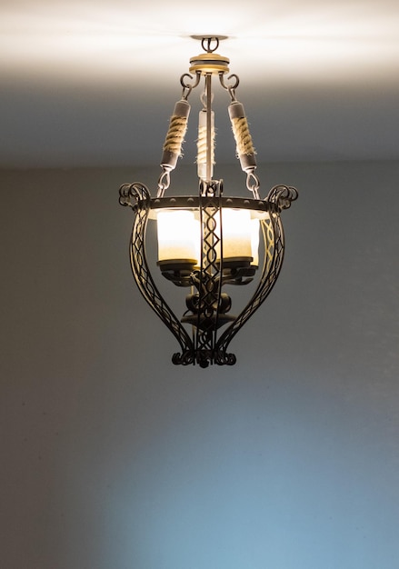 moderne nachtlamp in een resorthotel