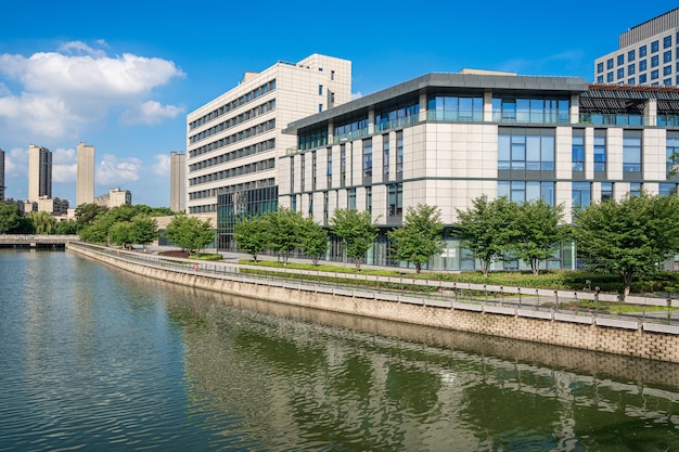Moderne stedelijke kantoorgebouwen