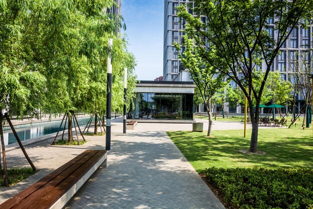 Moderne zakelijke gebouwen in de grote stad