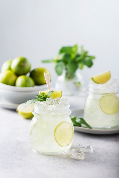 Mojito cocktail met limoen