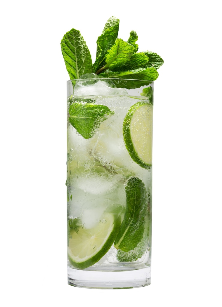 Foto mojito zomer verfrissende cocktail met ijs en munt