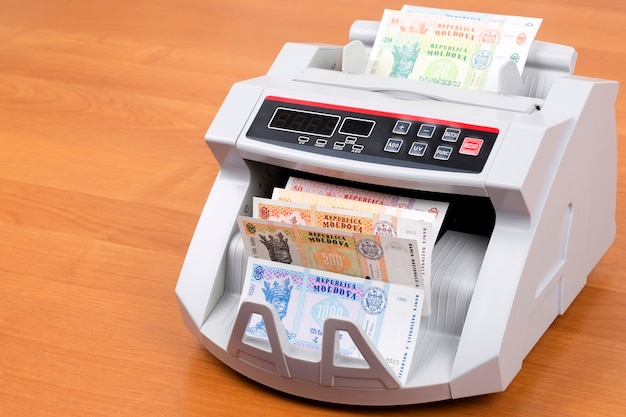 Moldovan money in a counting machine