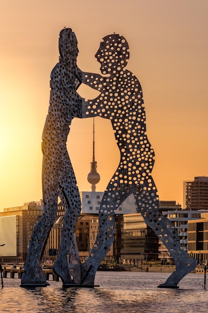 molecule men in the sunset