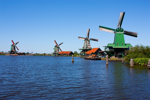 Molens in Nederland, traditioneel en direct herkenningspunt van het land