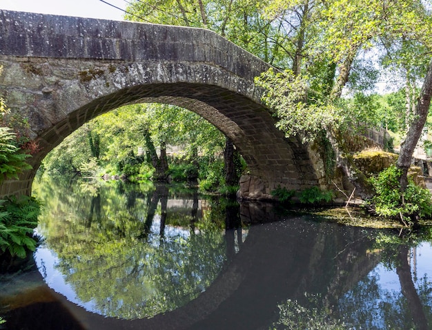 Molgas Romeinse brug 2e eeuw gewijzigd in de 14e en 20e eeuw Spanje