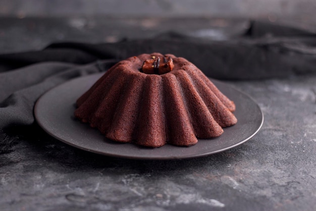 Photo molten cake in a black plate