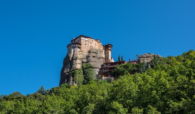 Photo the monastery of st rousanou is an eastern orthodox monastery monastery complex in central greece