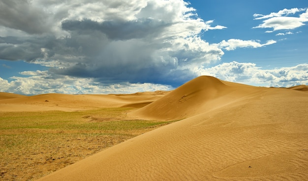 몽골리아. Sands Mongol Els, 모래 언덕 사막, 밝고 화창한 날