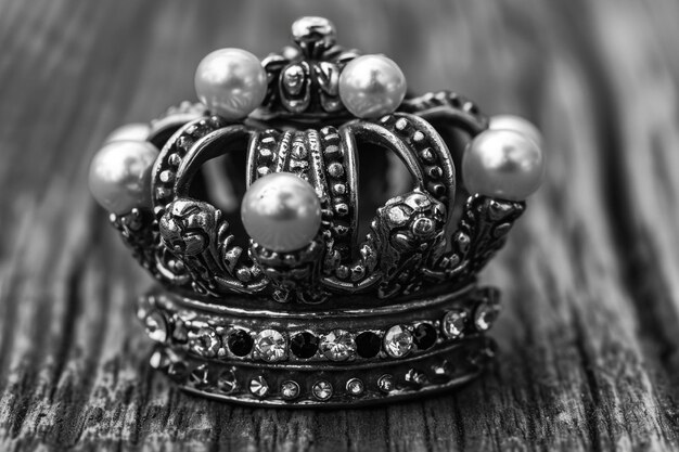 Photo monochrome vintage crown