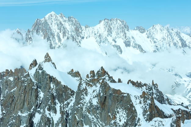 Mont Blanc-bergmassief zomerlandschap (uitzicht vanaf de berg Aiguille du Midi, Frans)