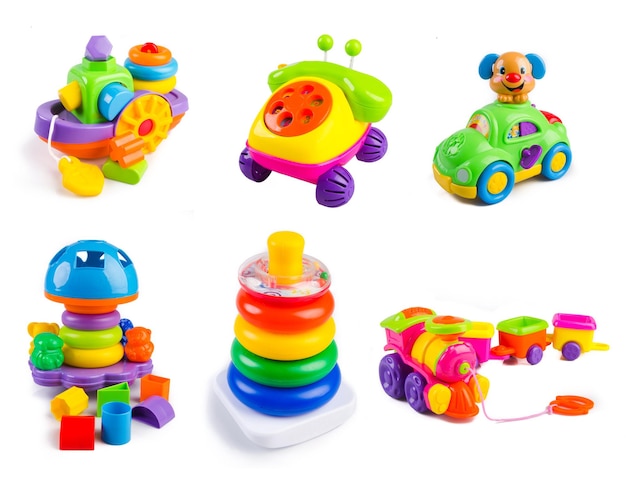 Монтаж различных игрушек на белом фоне