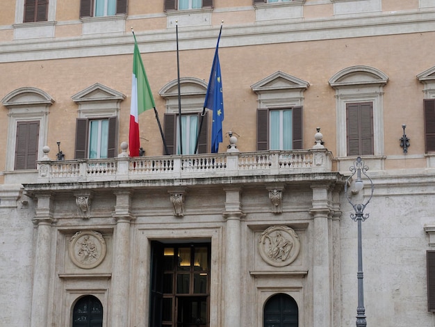 Foto montecitorio è un palazzo di roma e sede della camera dei deputati italiana