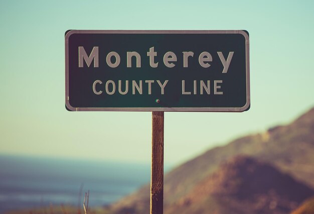 Photo monterey county line highway sign