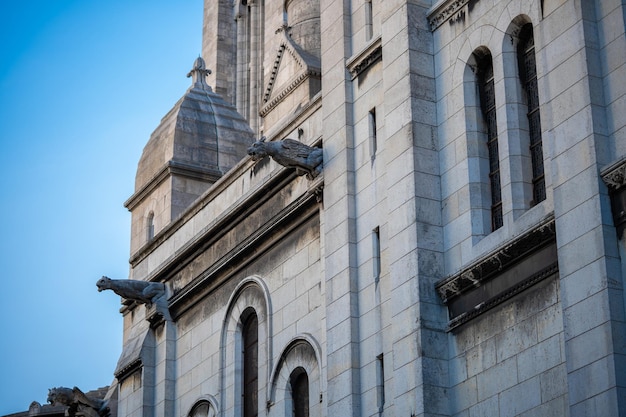 Montmartre-basiliek in parijs daglichtopname