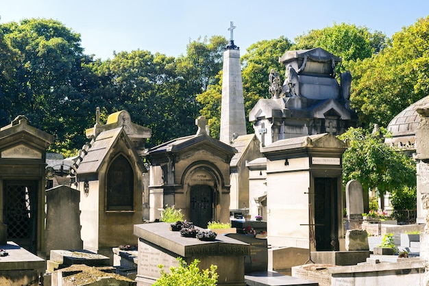 写真 パリのモンマルトル墓地