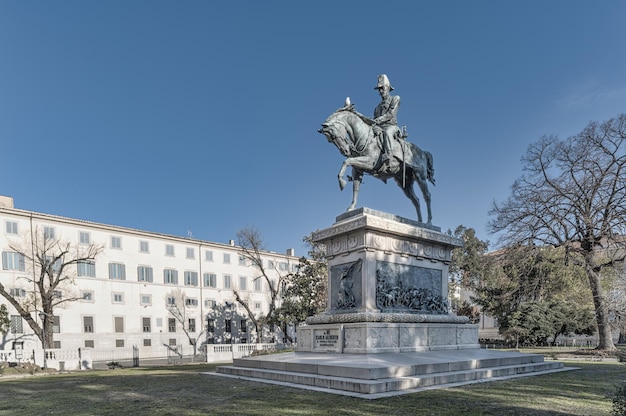 Il monumento di carlo alberto di savoia a roma