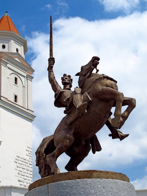 Памятник в замке в городе Братислава, Словакия