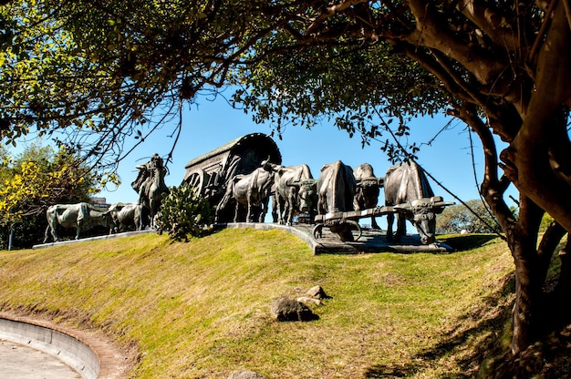 Monument la Carreta는 우루과이 몬테비데오 시에 위치한 역사적인 예술 작품입니다.