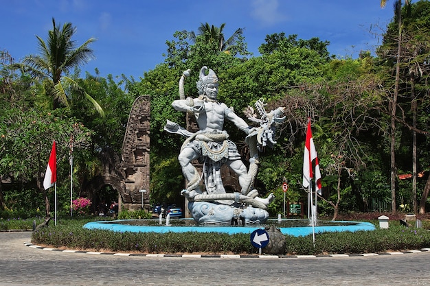 Foto il monumento a nusa dua, bali, indonesia