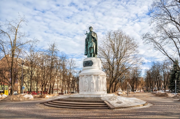 Памятник княгине Ольге в Пскове