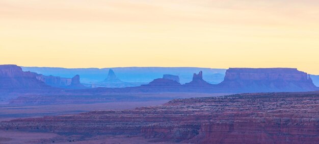 Photo monument valley landscapes at sunrise utah usa