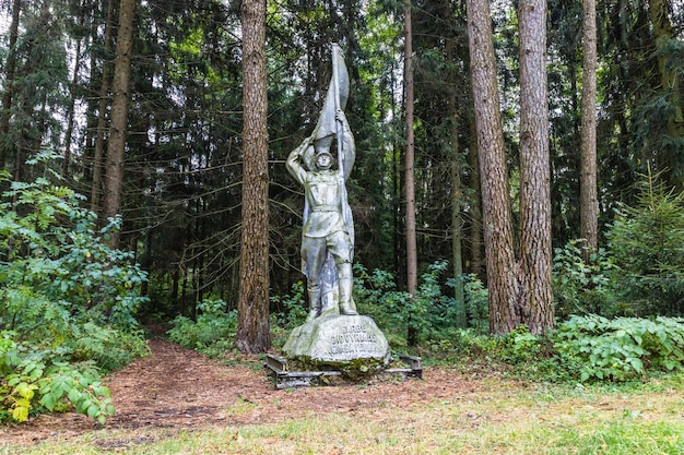 Monument van glorie aan de helden bij grutas-park. druskininkai, litouwen