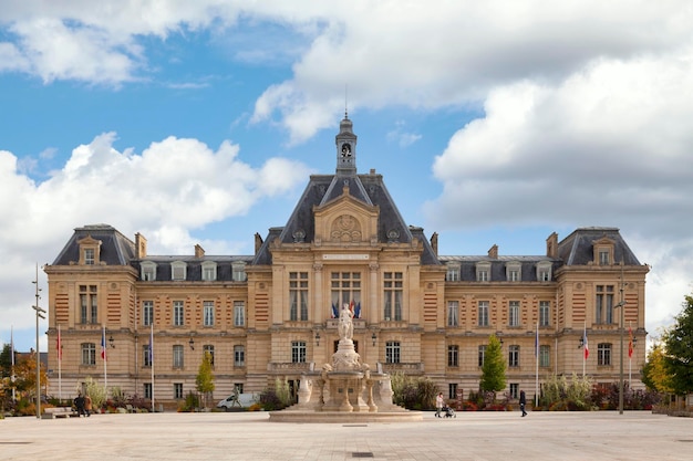 The monumental fountain of evreux and the city hall