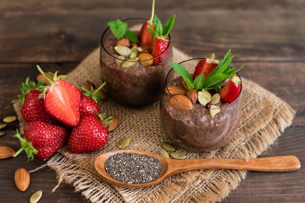 Mooi en smakelijk dessert met cacao