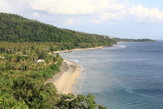 Mooi landschap van Senggigi-strand van Lombok-eiland Indonesië